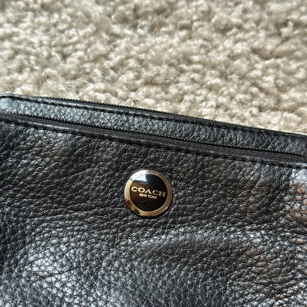 Black leather coach wristlet - Picture 2 of 7